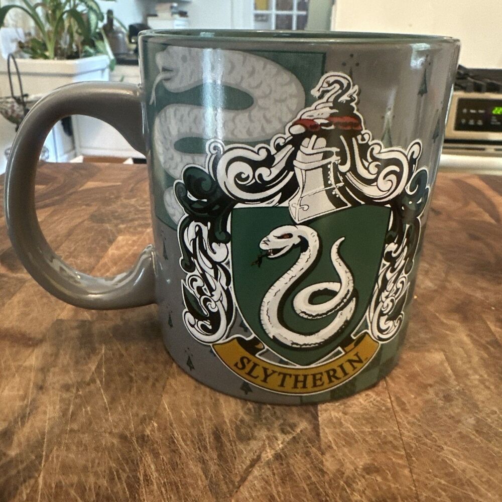 Harry Potter Slytherin Hogwarts Crest Coffee Mug Cup 20 Oz Green Ceramic